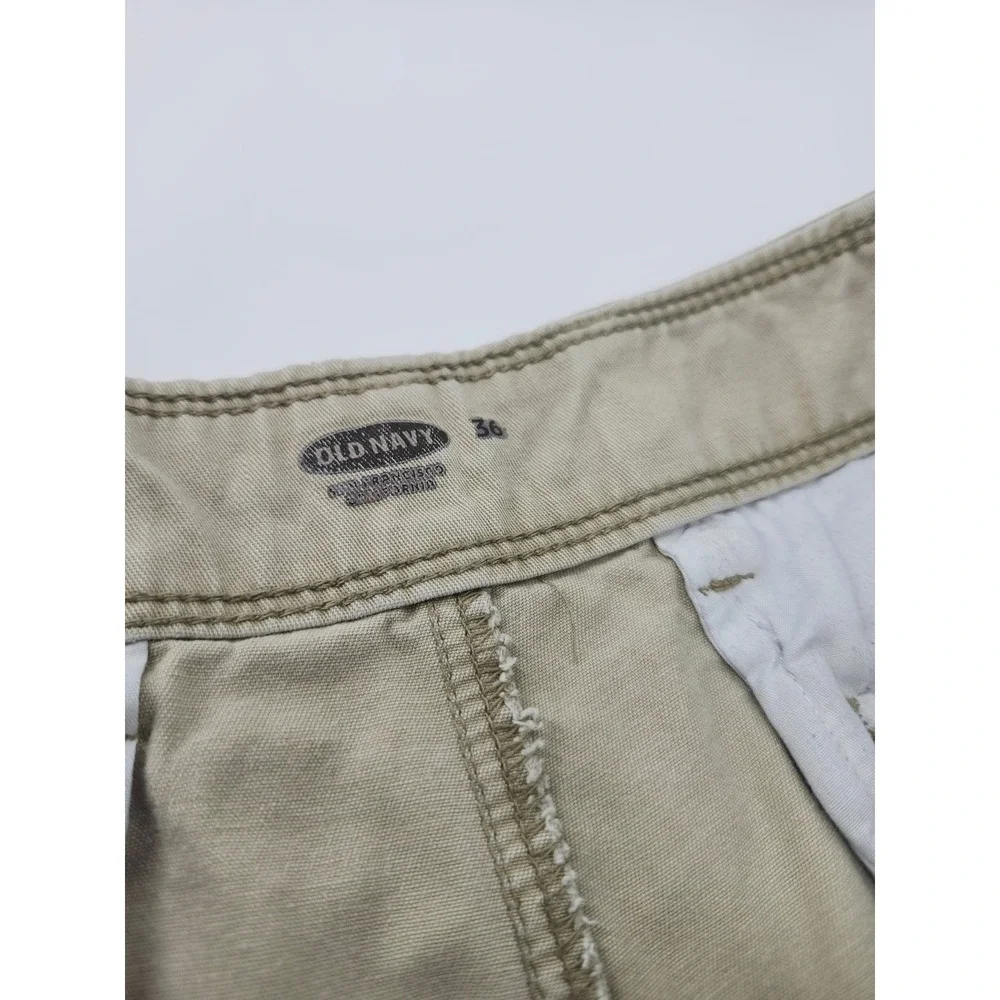 Old Navy Mens Chino Uniform Shorts Khaki Tan Size 36 Flat Front Cotton Twill